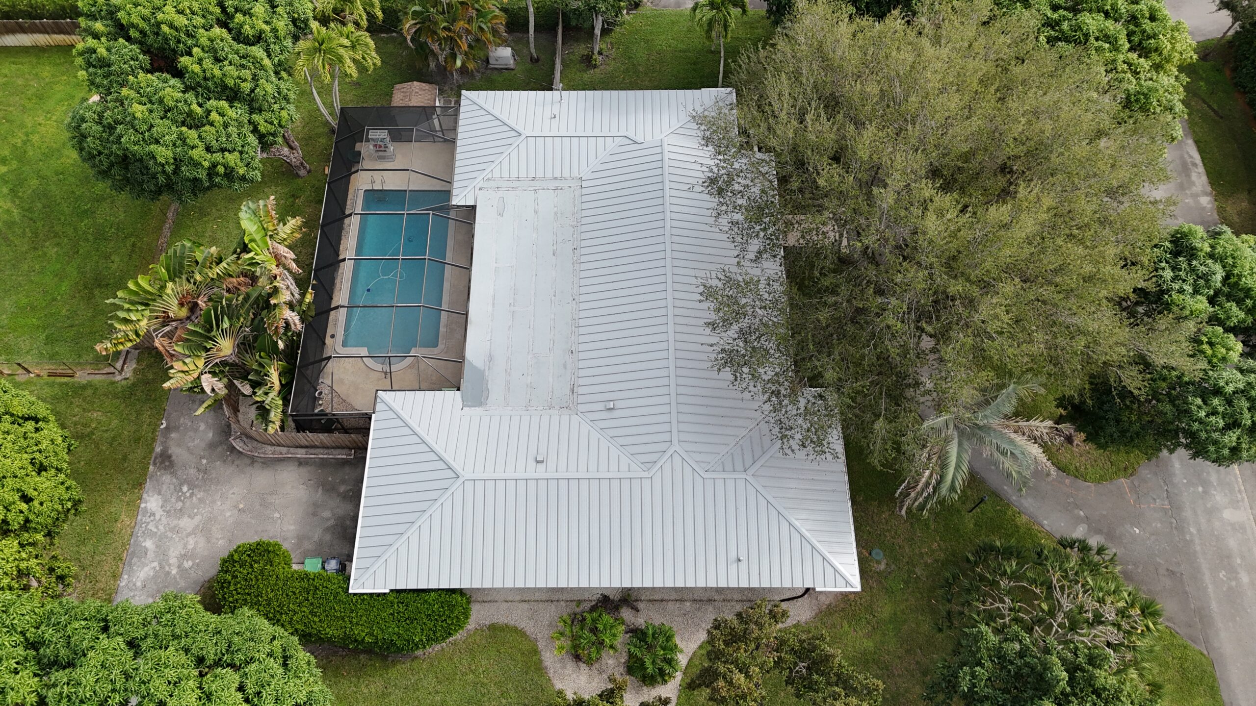 Completed metal roof in Tampa by Bigfoot Windows & Roofing