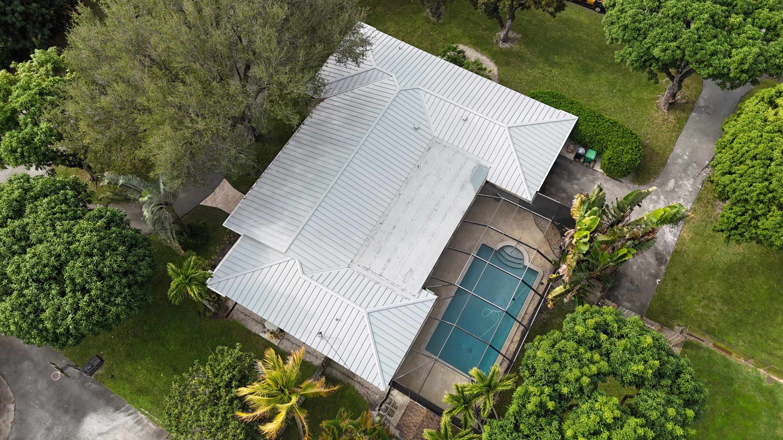 Completed metal roof in Tampa by Bigfoot Windows & Roofing — after