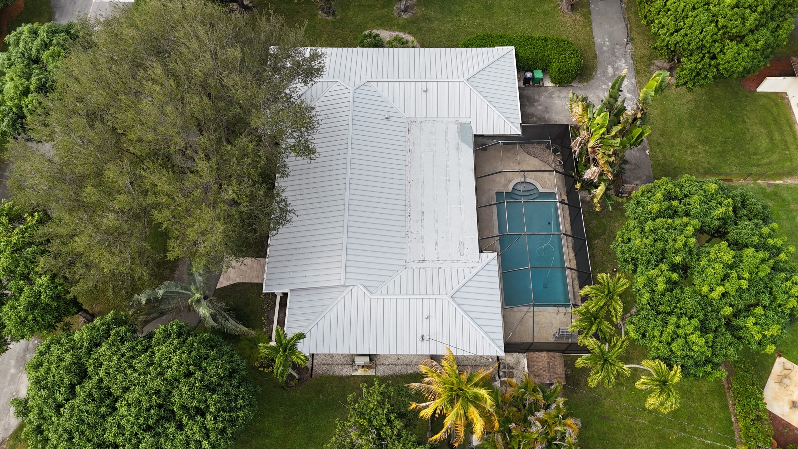 Completed metal roof in Tampa by Bigfoot Windows & Roofing