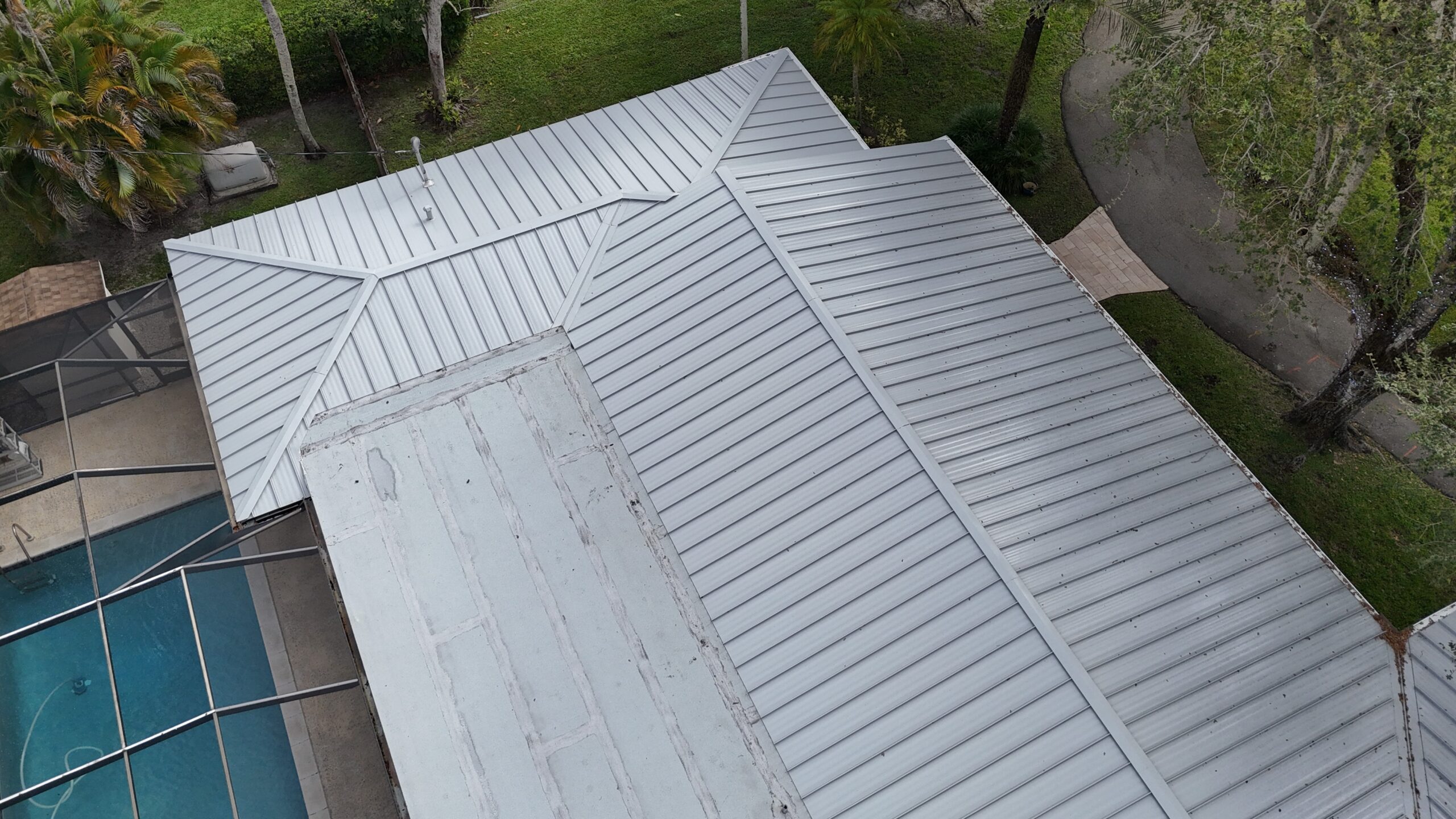 Completed metal roof in Tampa by Bigfoot Windows & Roofing — after