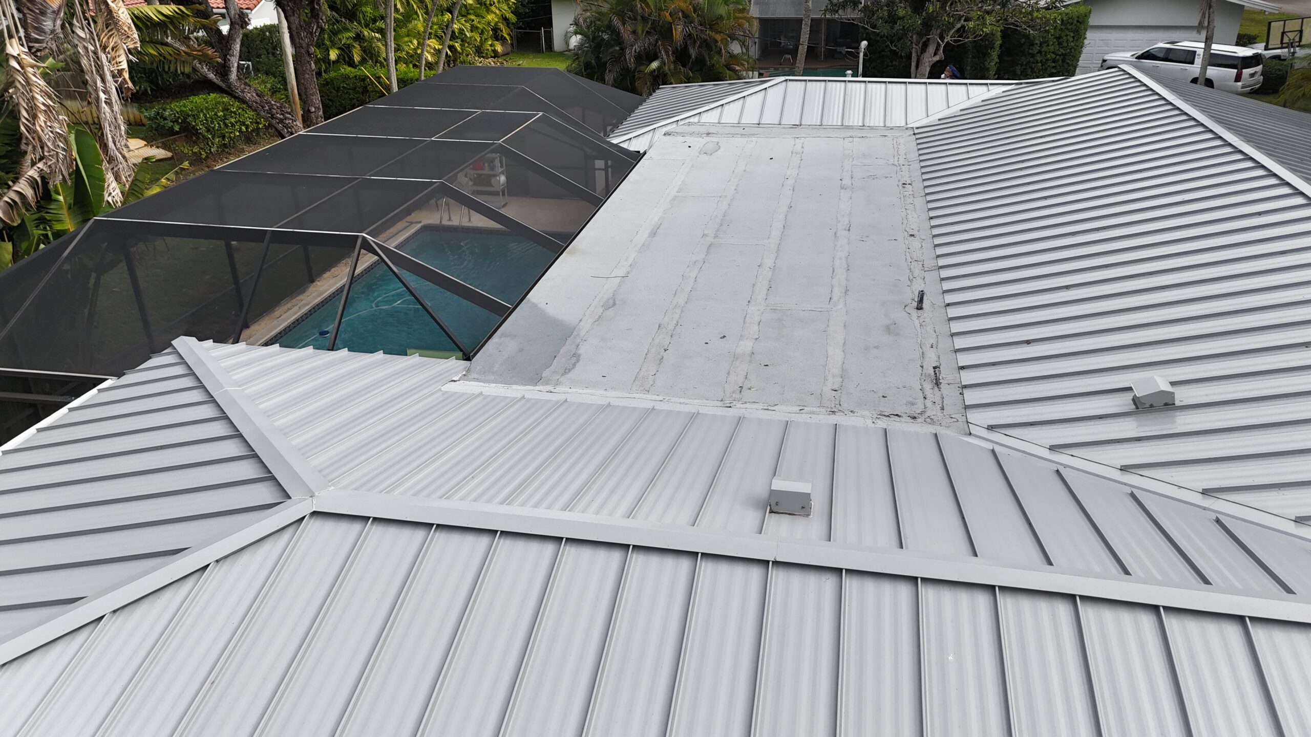 Completed metal roof in Tampa by Bigfoot Windows & Roofing