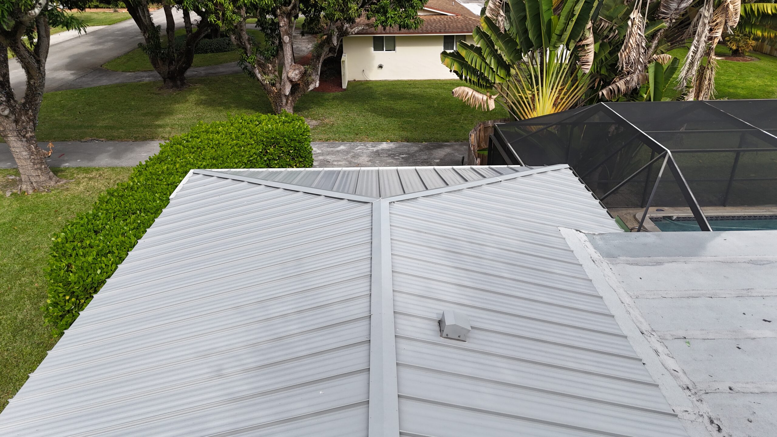 Completed metal roof in Tampa by Bigfoot Windows & Roofing