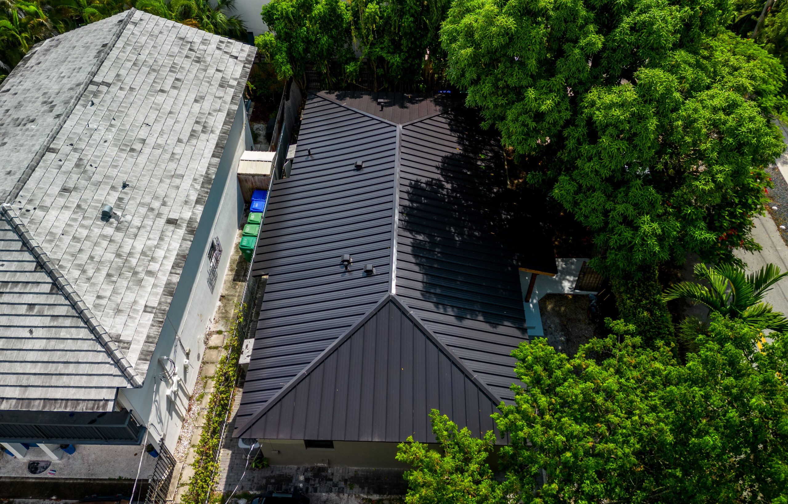 Completed metal roof by Bigfoot Windows & Roofing