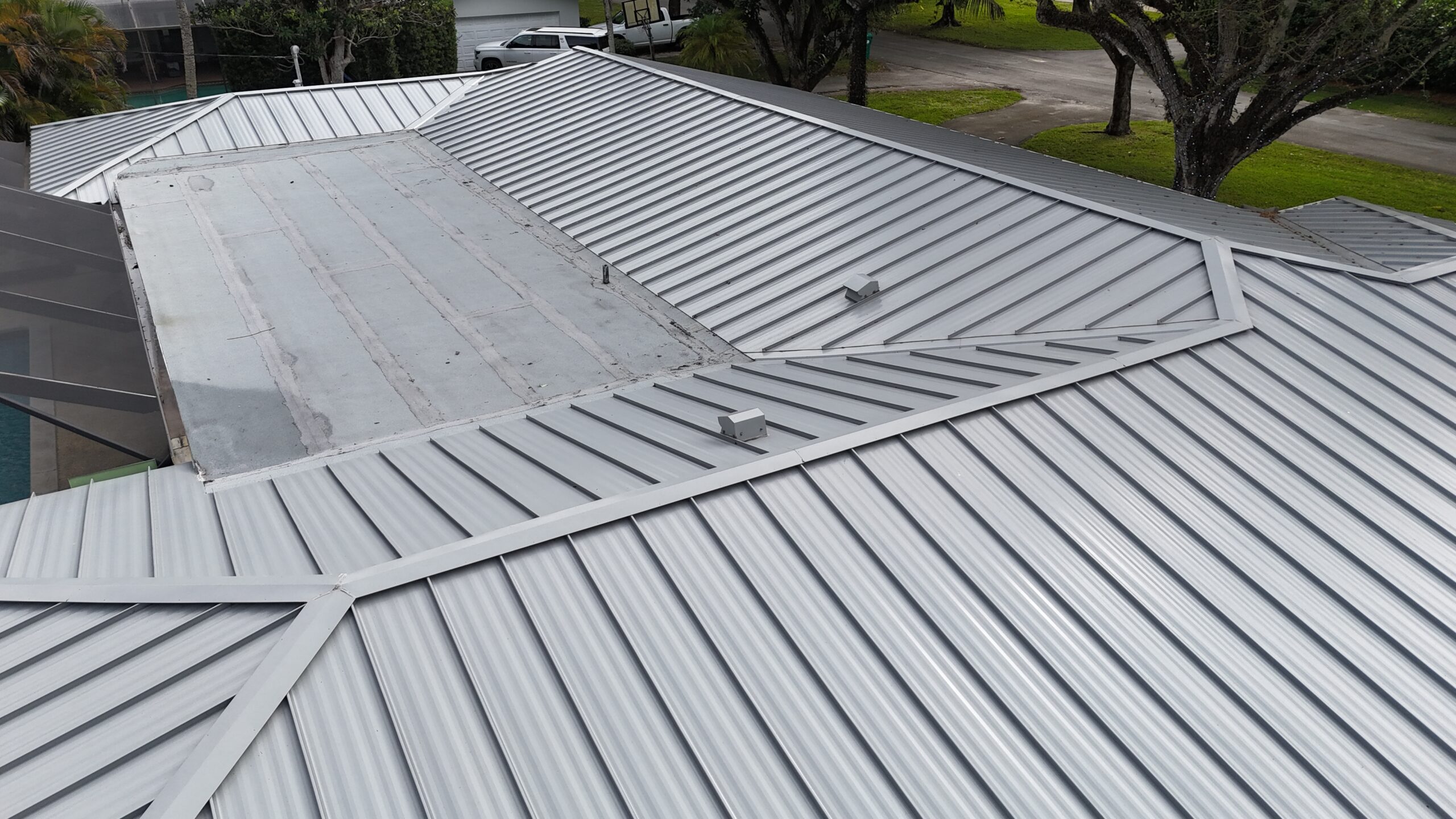 Completed roof project in Tampa by Bigfoot Windows & Roofing