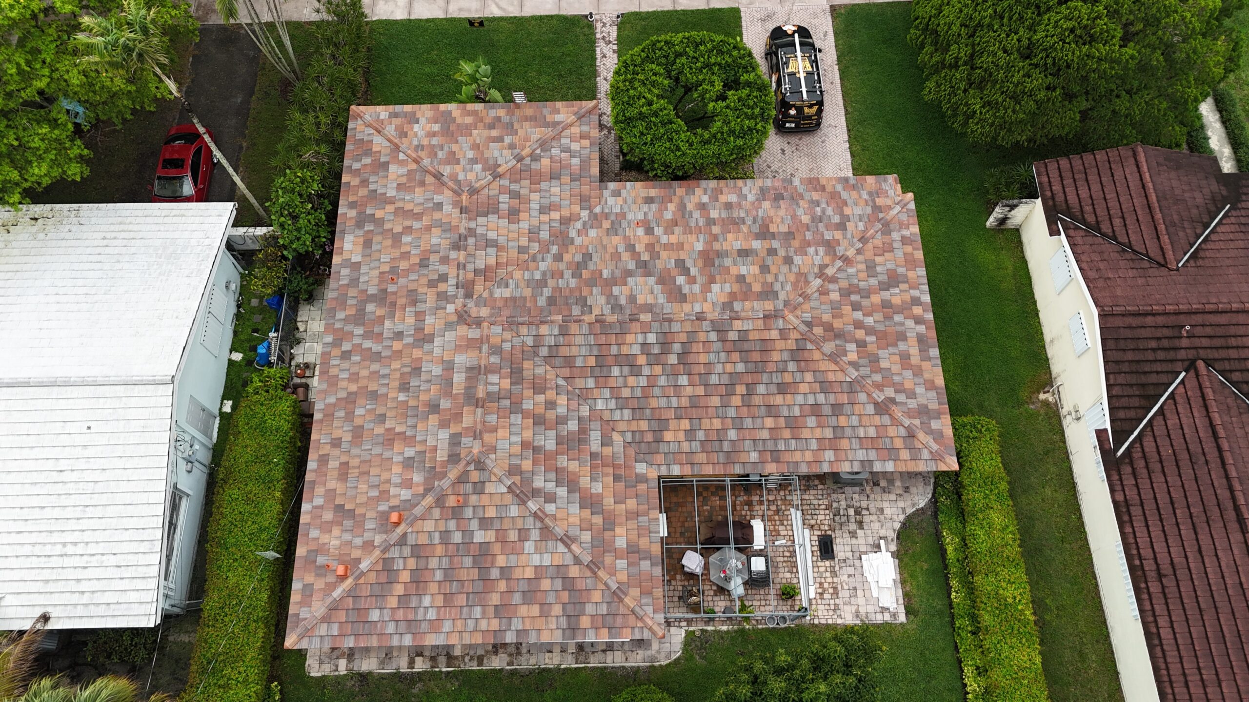 Completed shingle roof in Fort Lauderdale by Bigfoot Windows & Roofing