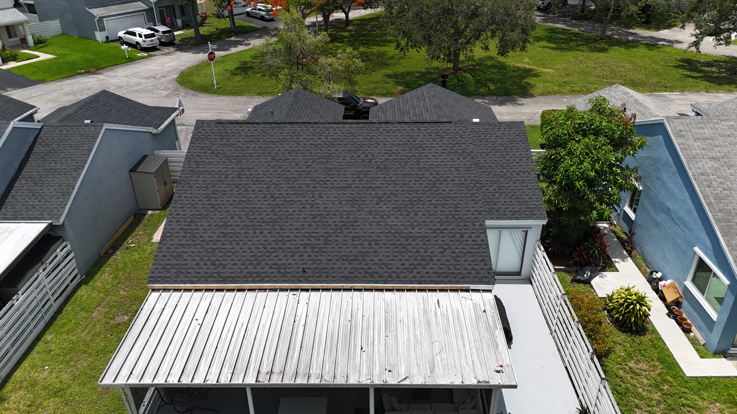 After view of Gabriela’s Charcoal shingle roof in Country Walk